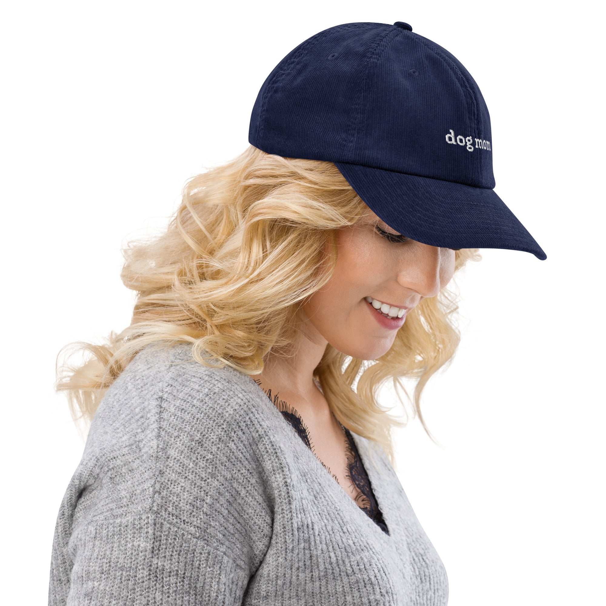 Cord Base Cap mit dog mom Stickerei - verstellbare Baumwoll-Cord-Cap für Dog Moms von Paul Emma